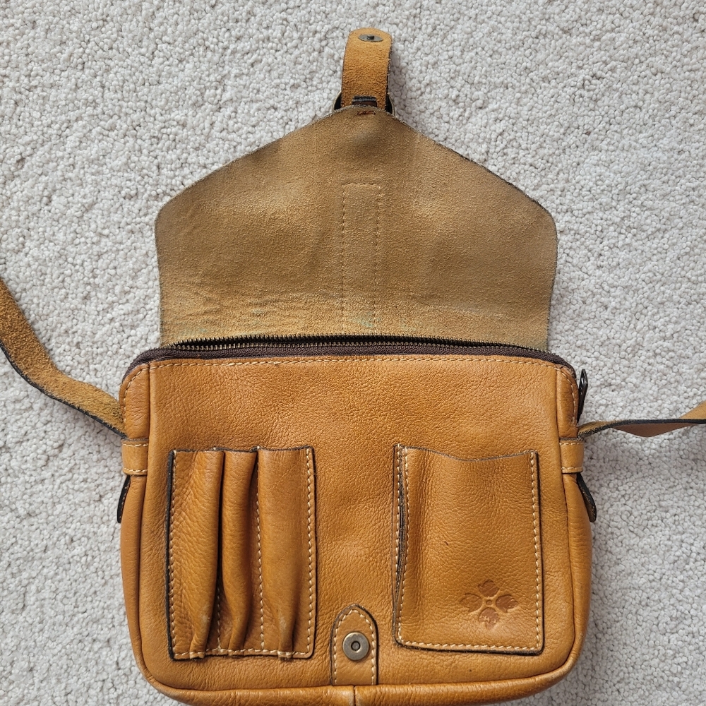 Patricia Nash Painted Floral Leather Crossbody Purse W/Adjustable Strap - Picture 10 of 13